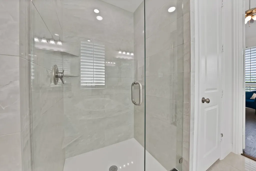 8260 Halifax The Colony TX 75056