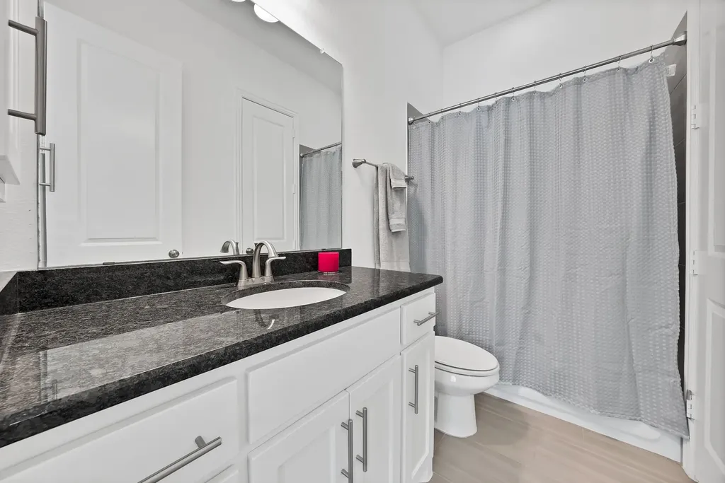 8260 Halifax The Colony TX 75056