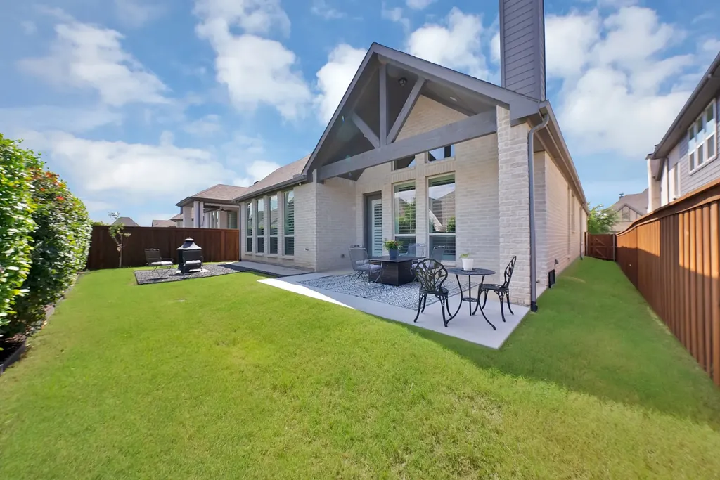 8260 Halifax The Colony TX 75056