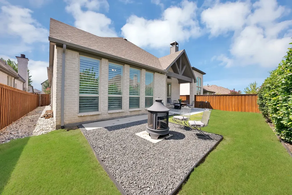 8260 Halifax The Colony TX 75056