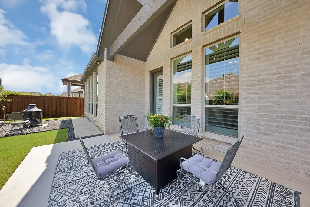 8260 Halifax The Colony TX 75056