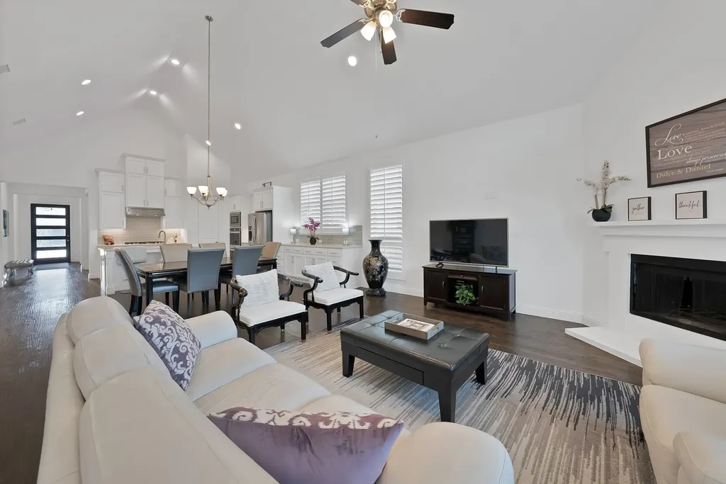 8260 Halifax The Colony TX 75056
