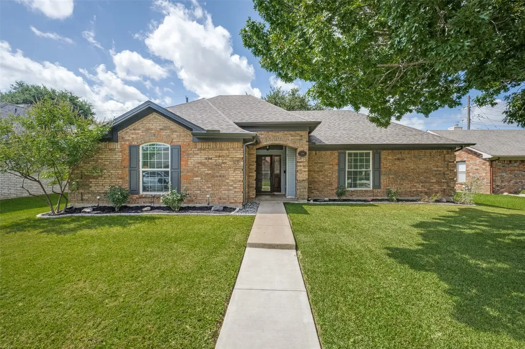 1686 Crosshaven Drive Lewisville TX 75077