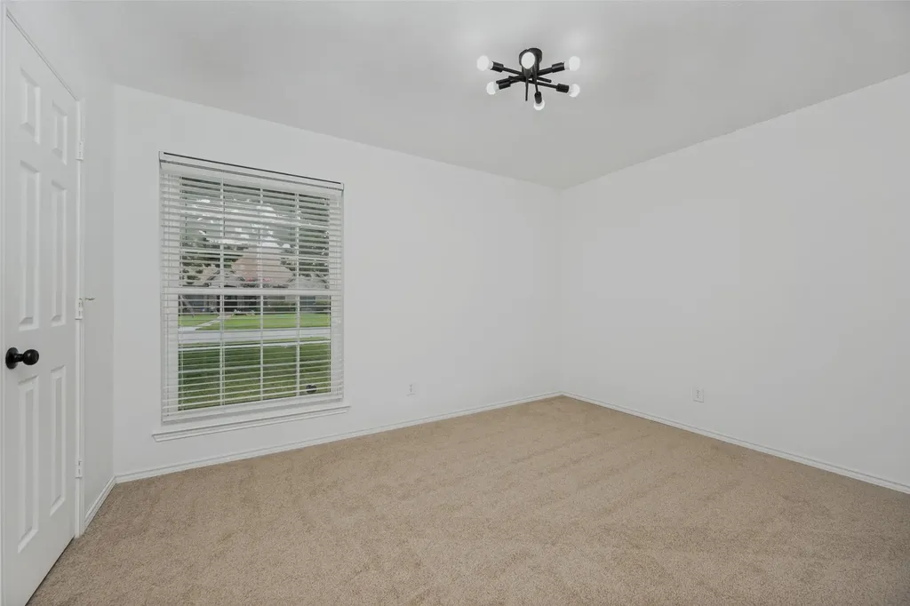 1686 Crosshaven Drive Lewisville TX 75077