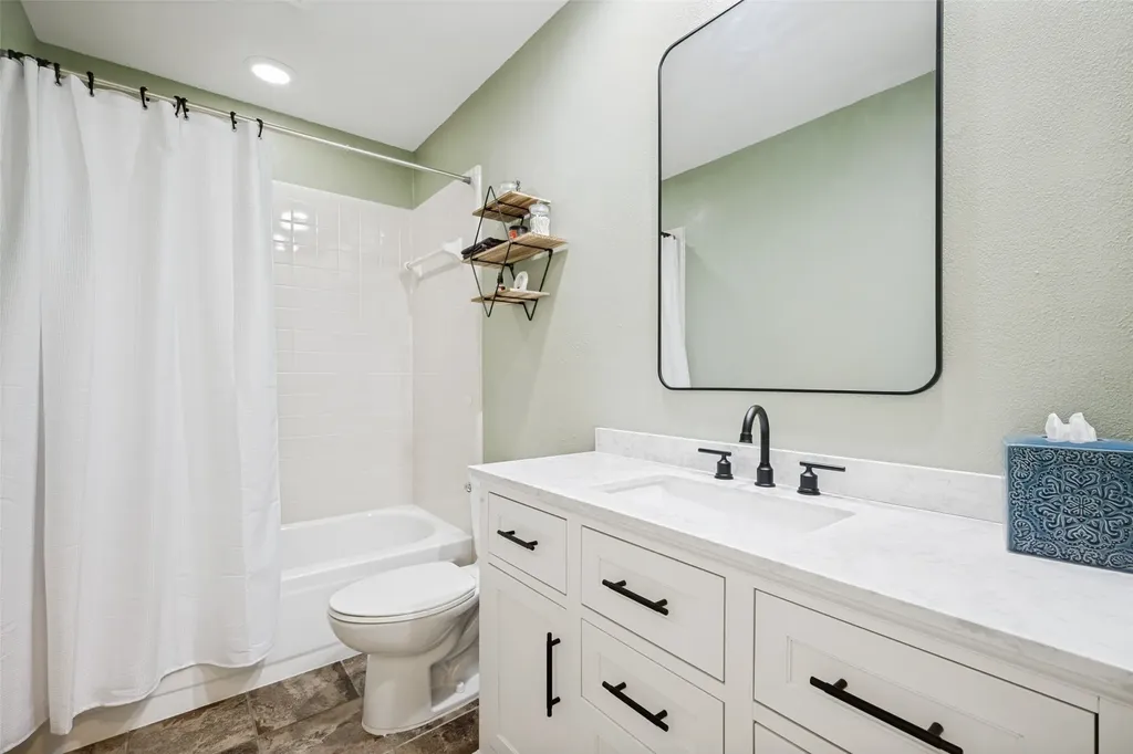 1686 Crosshaven Drive Lewisville TX 75077