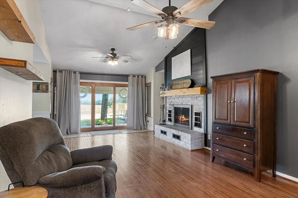 838 Vz County Road 4404 Ben Wheeler TX 75754