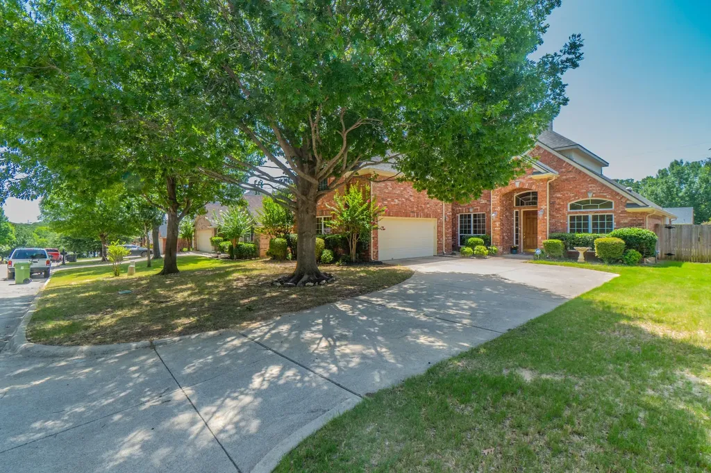 904 Ascension Drive Hurst TX 76053