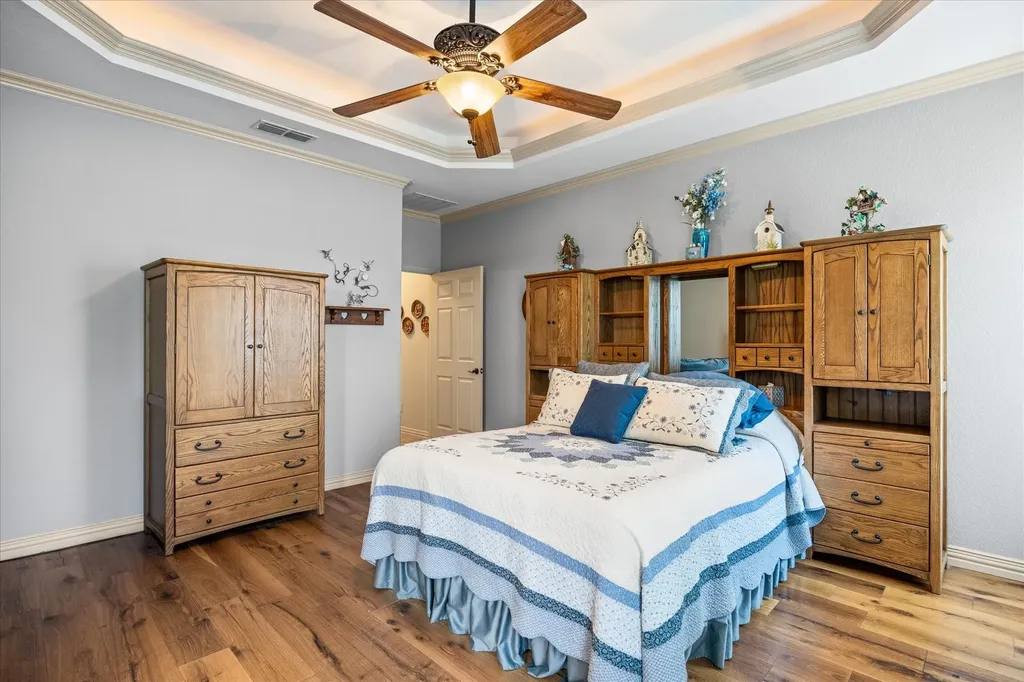 2211 Tanton Sound Court Granbury TX 76049