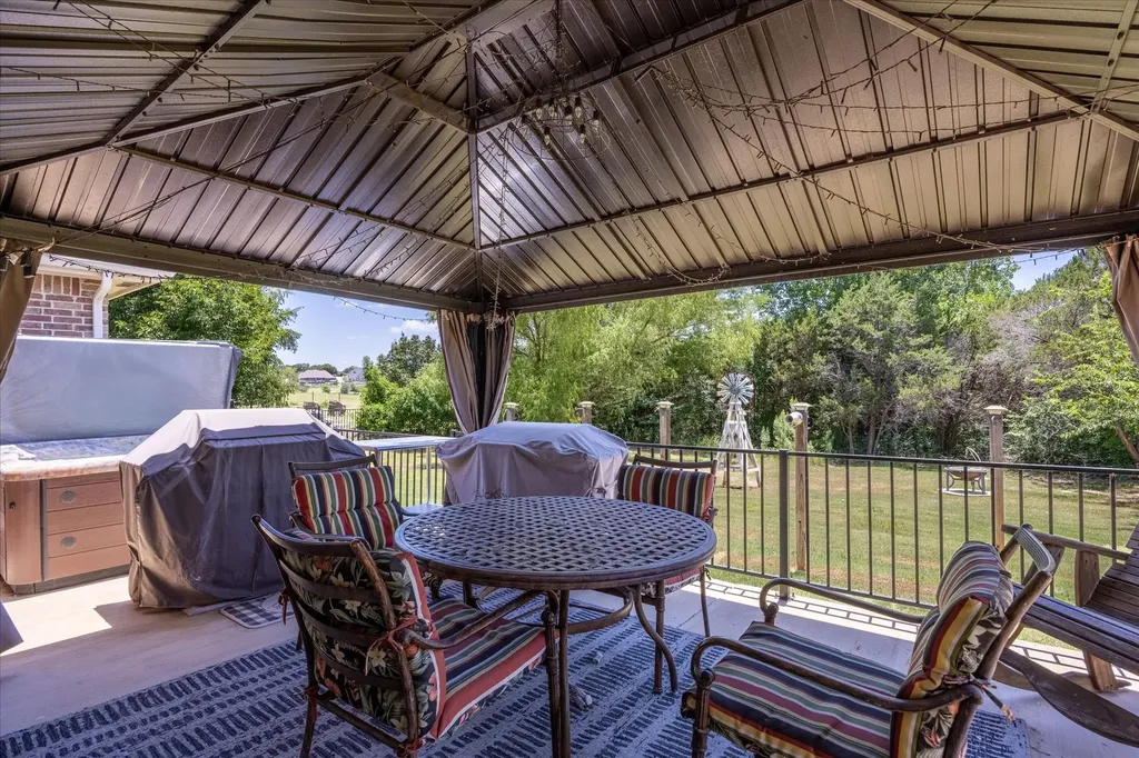 2211 Tanton Sound Court Granbury TX 76049