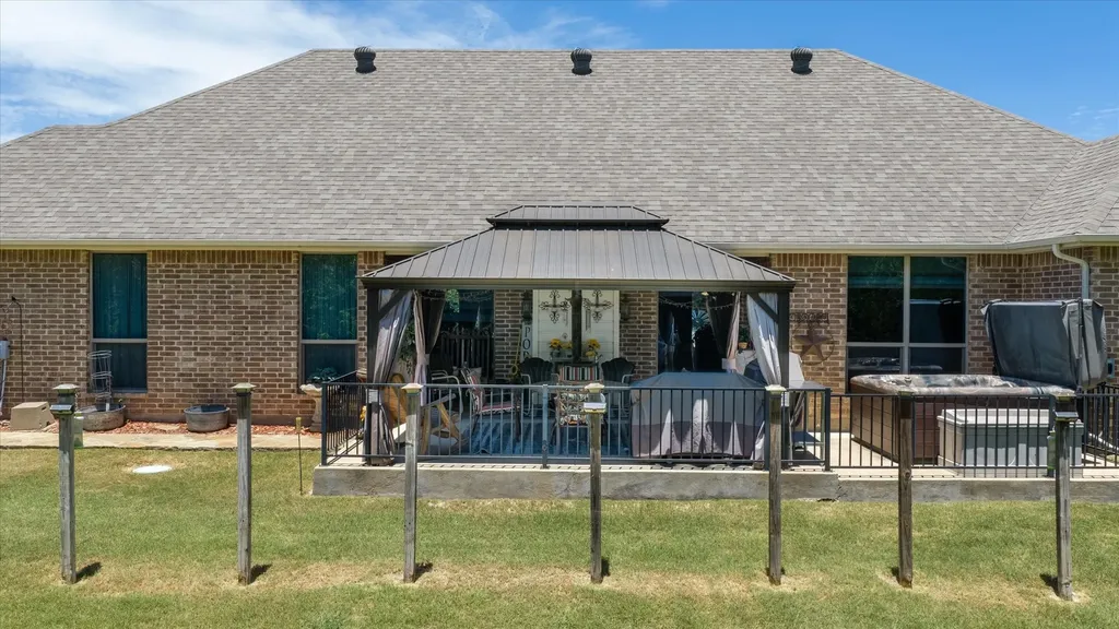 2211 Tanton Sound Court Granbury TX 76049