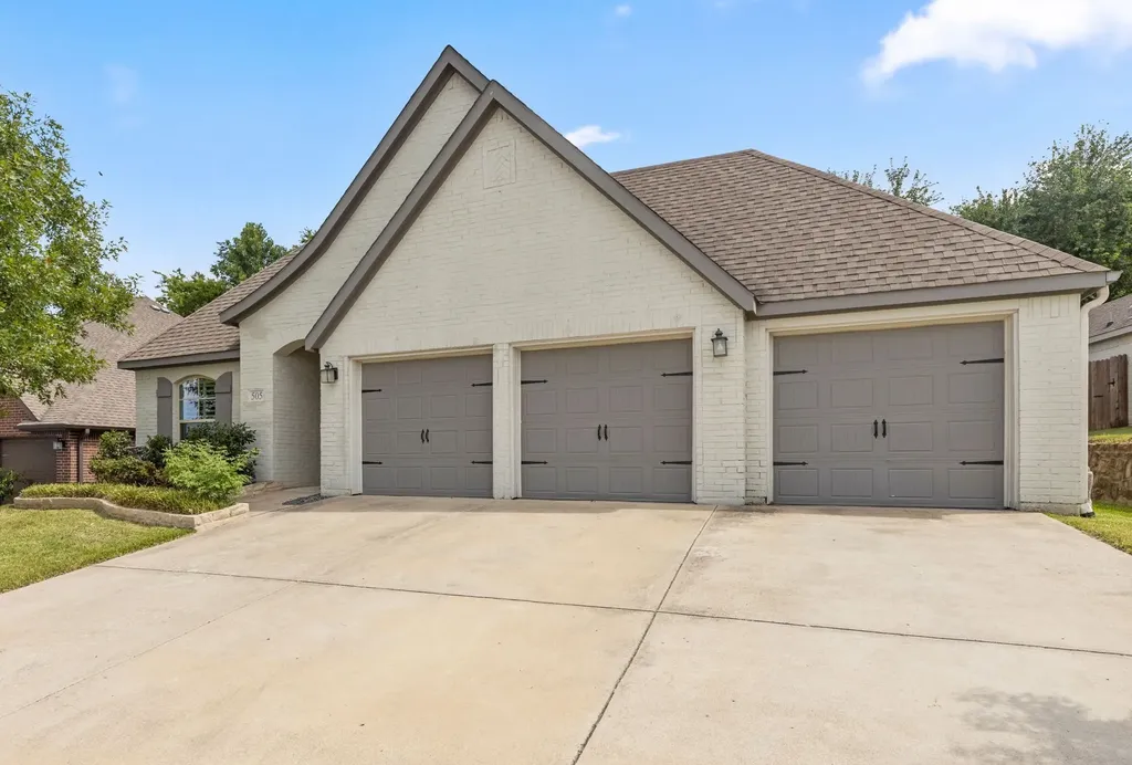 505 Inwood Street Benbrook TX 76126