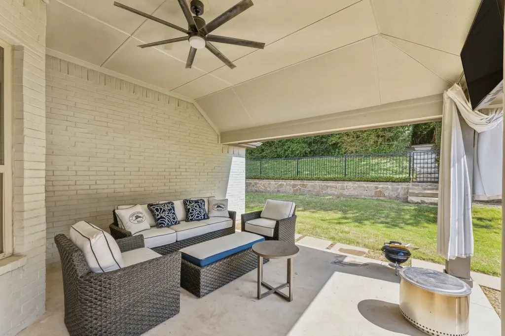 505 Inwood Street Benbrook TX 76126