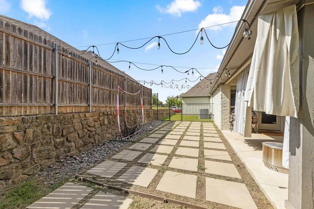 505 Inwood Street Benbrook TX 76126