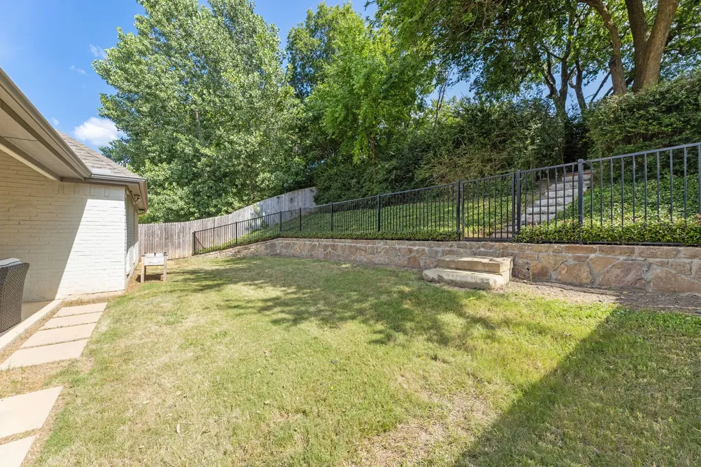 505 Inwood Street Benbrook TX 76126