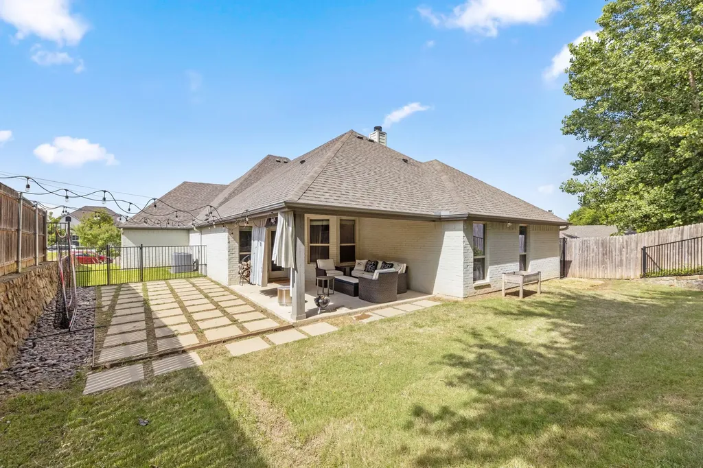 505 Inwood Street Benbrook TX 76126