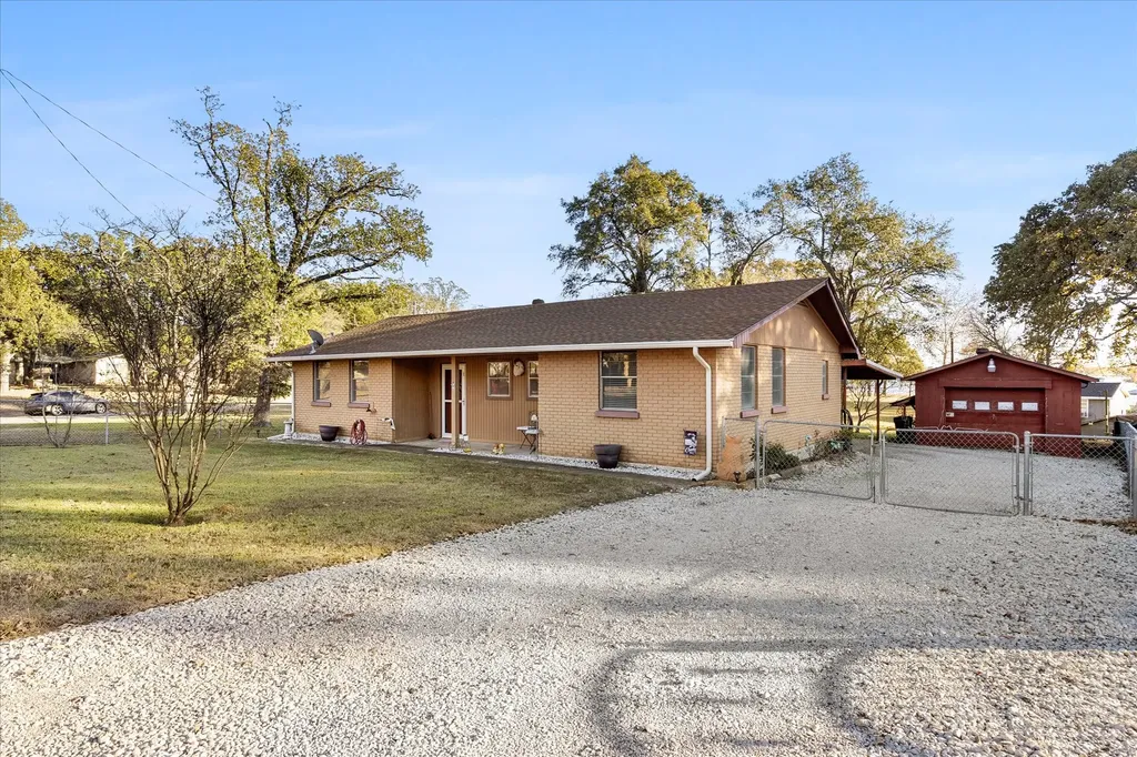 2097 County Road 3830 Quinlan TX 75474