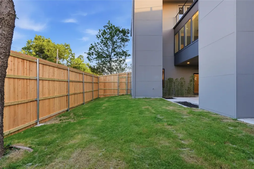 1904 Mcbroom Street Dallas TX 75212
