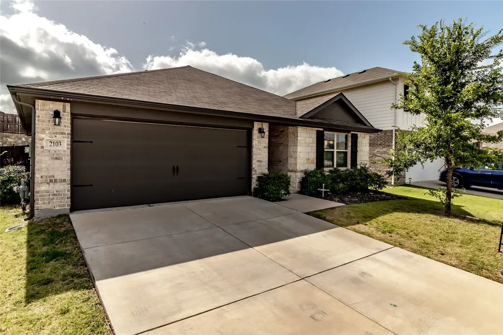 2103 Muscovy Street Crandall TX 75114