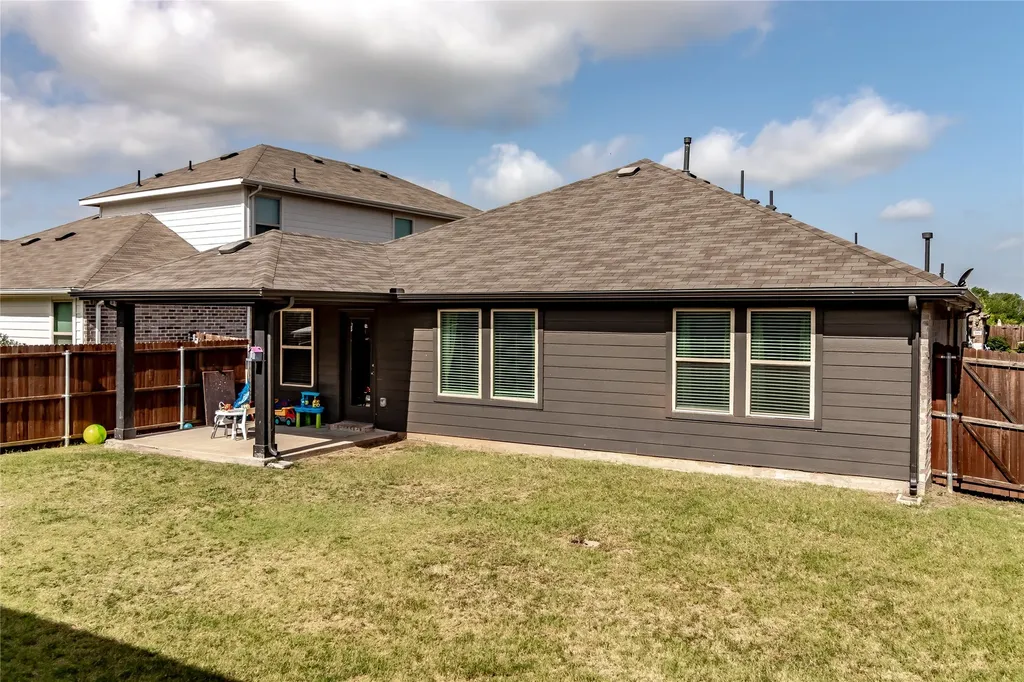 2103 Muscovy Street Crandall TX 75114