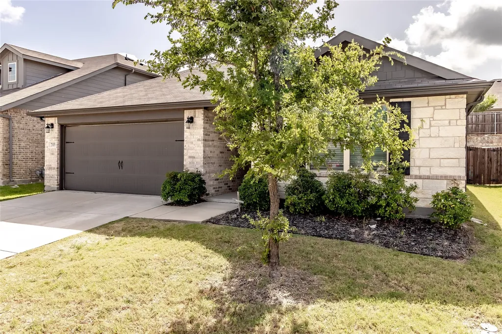 2103 Muscovy Street Crandall TX 75114