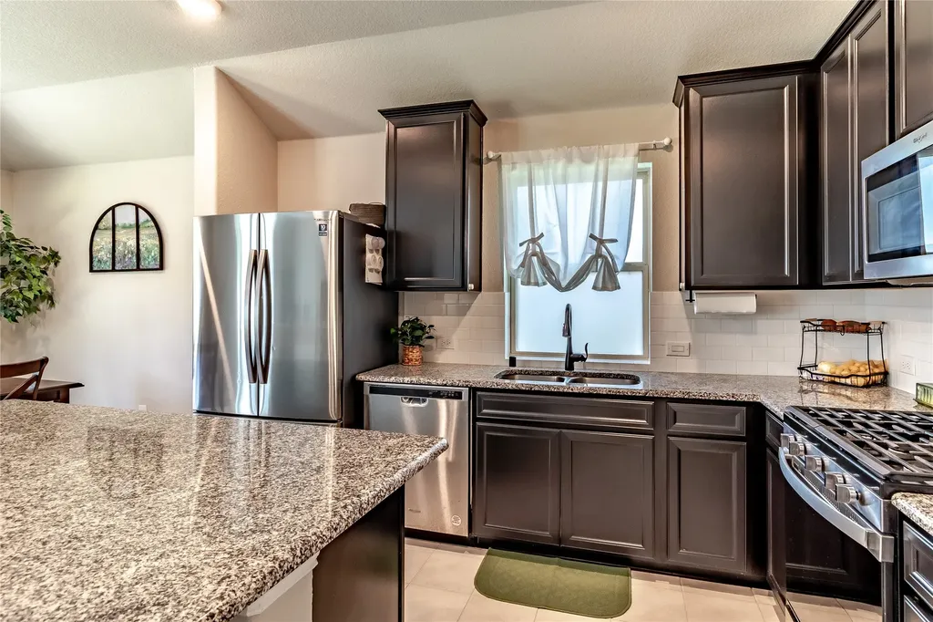 2103 Muscovy Street Crandall TX 75114
