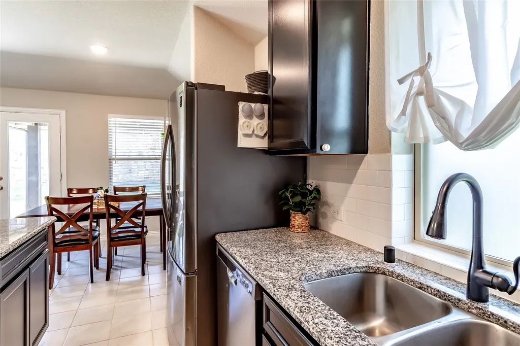 2103 Muscovy Street Crandall TX 75114