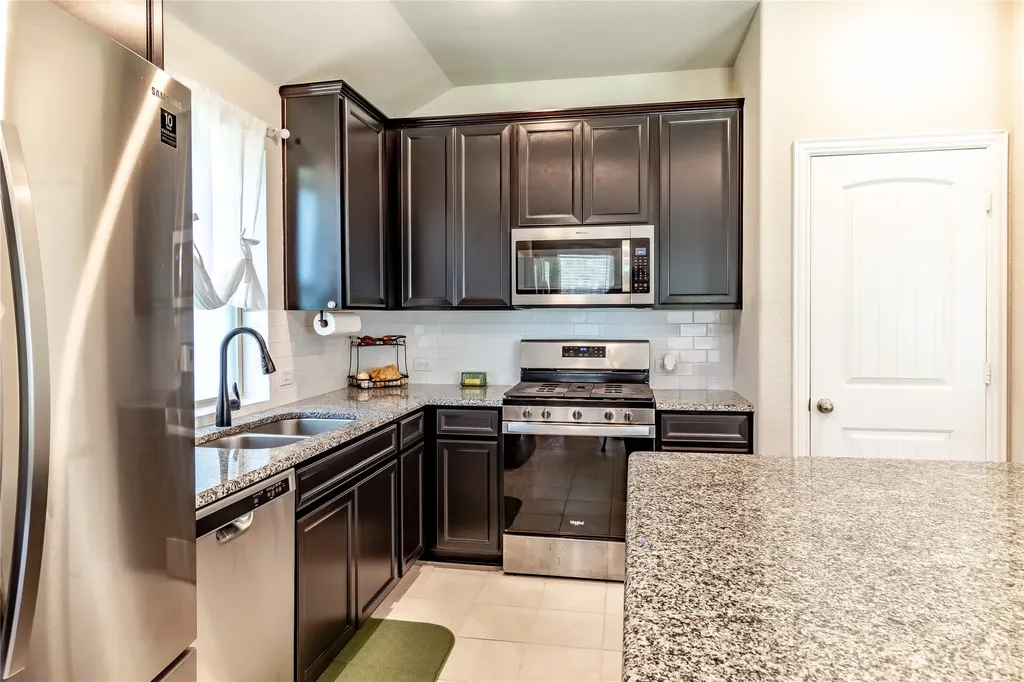 2103 Muscovy Street Crandall TX 75114
