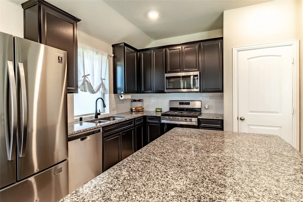 2103 Muscovy Street Crandall TX 75114