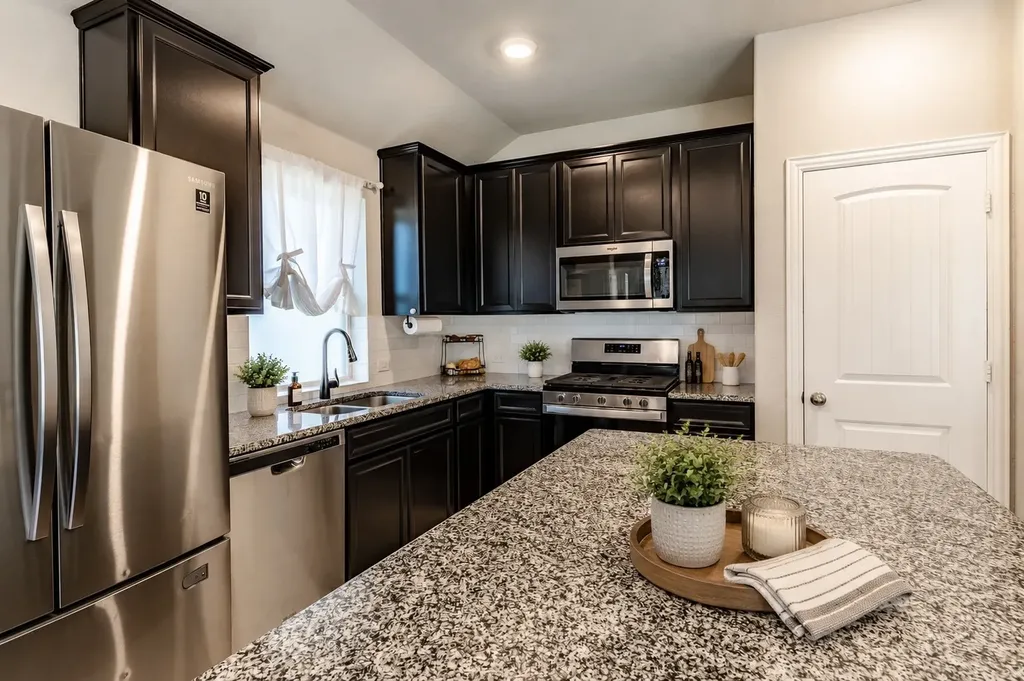 2103 Muscovy Street Crandall TX 75114