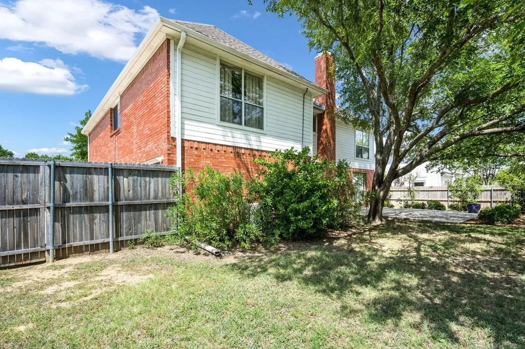 2024 Buffalo Bend Drive Lewisville TX 75067