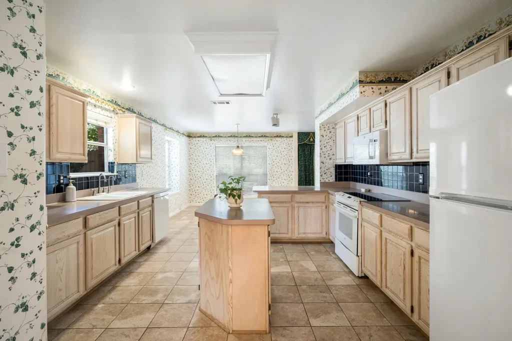 2024 Buffalo Bend Drive Lewisville TX 75067