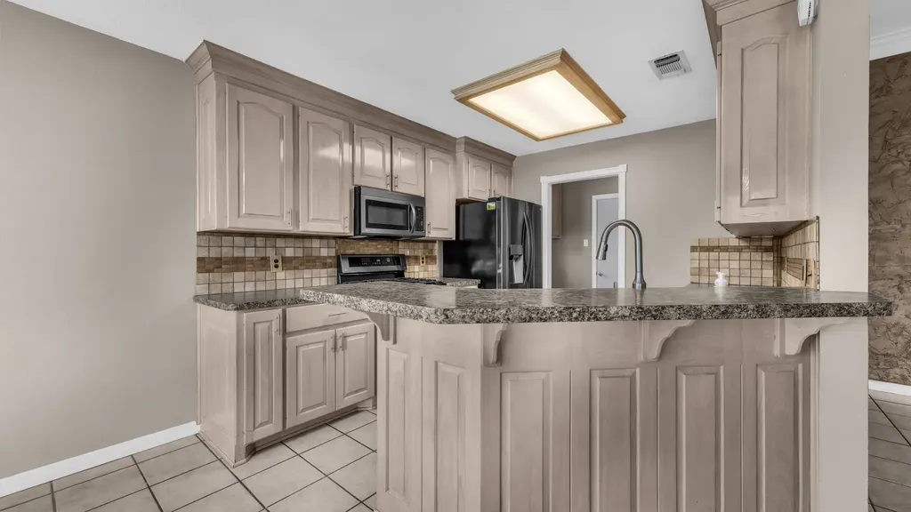 808 W Couts Street Weatherford TX 76086