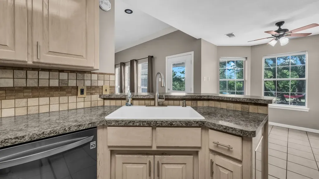 808 W Couts Street Weatherford TX 76086