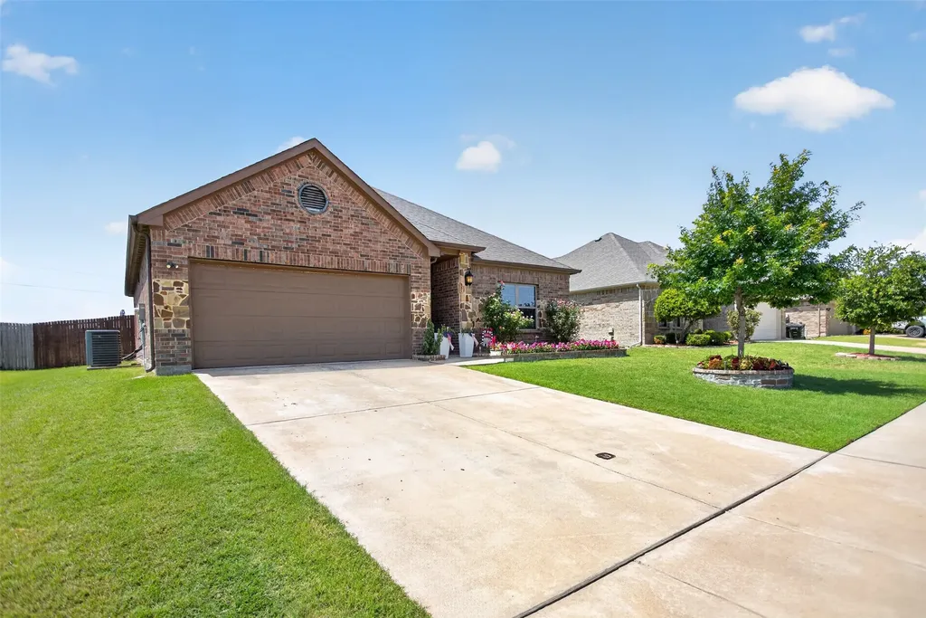 334 Pecos Drive Crandall TX 75114