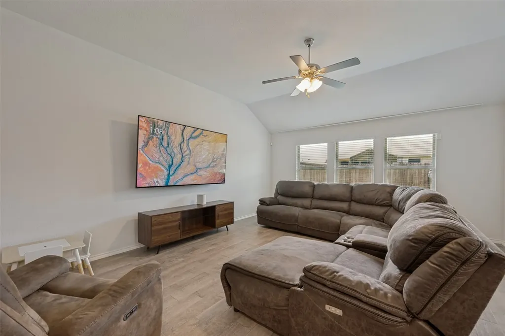 413 Edgewick Lane Fort Worth TX 76036