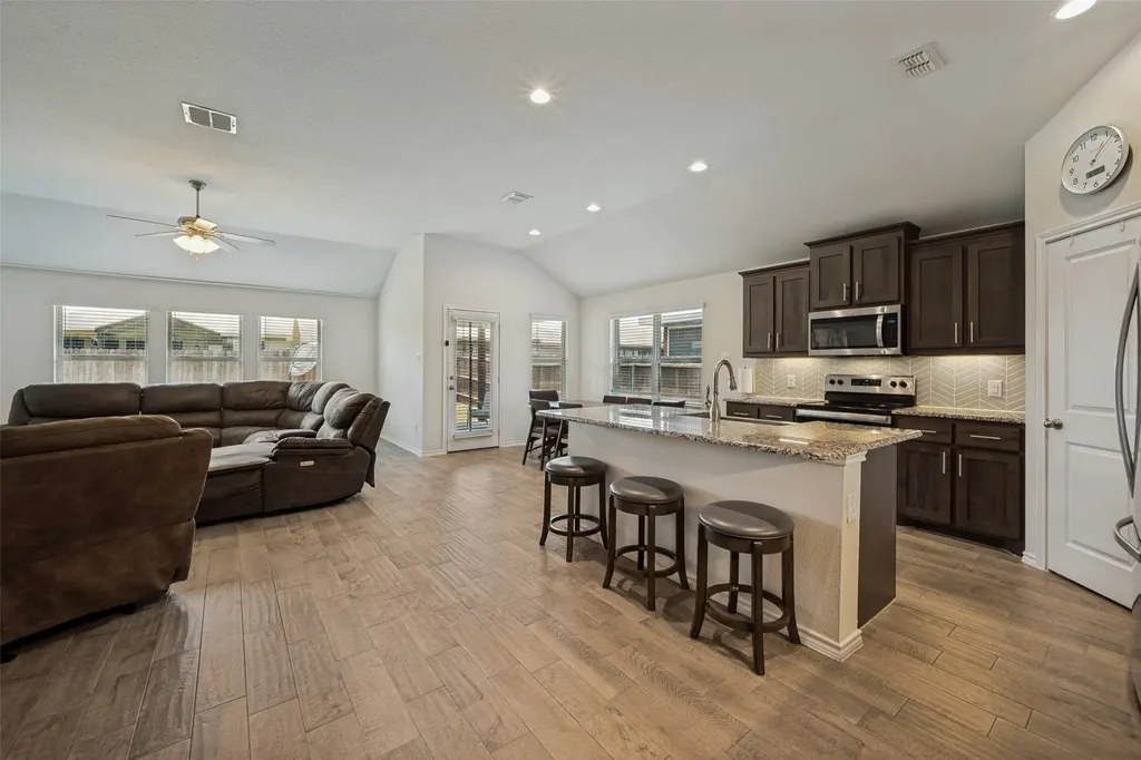 413 Edgewick Lane Fort Worth TX 76036