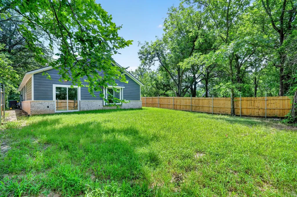 373 5th Street NW Paris TX 75460