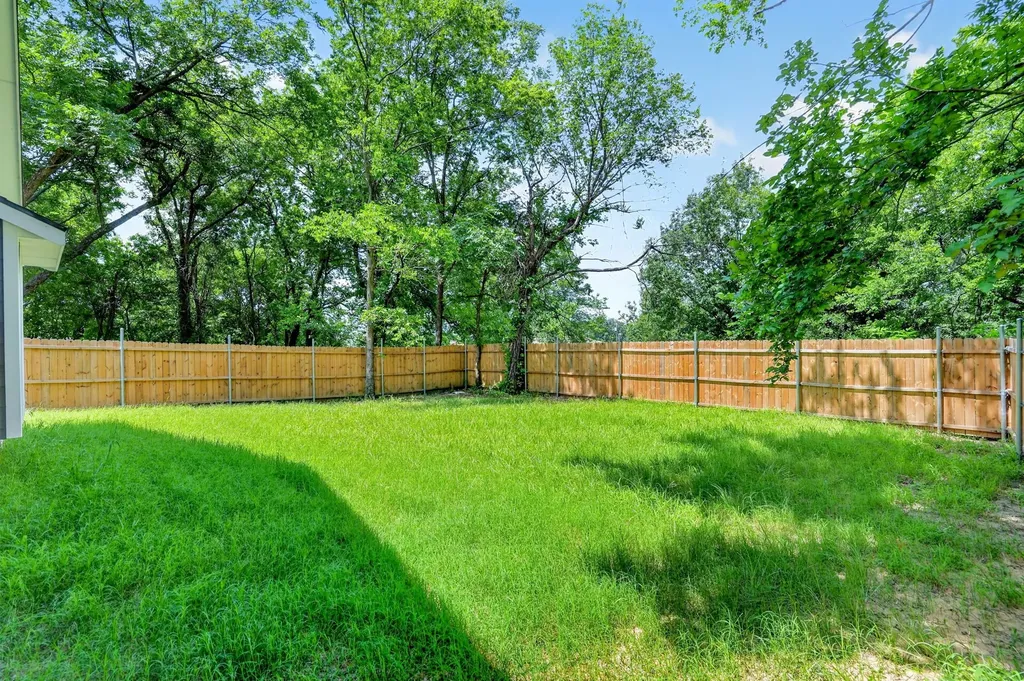373 5th Street NW Paris TX 75460