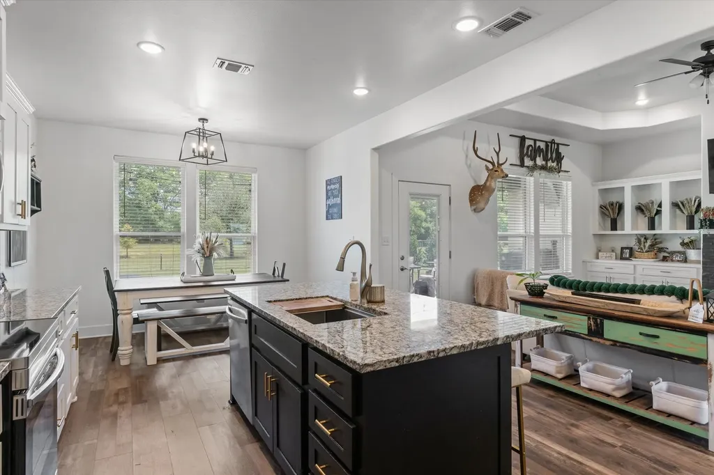 179 Private Road 8641 Canton TX 75103