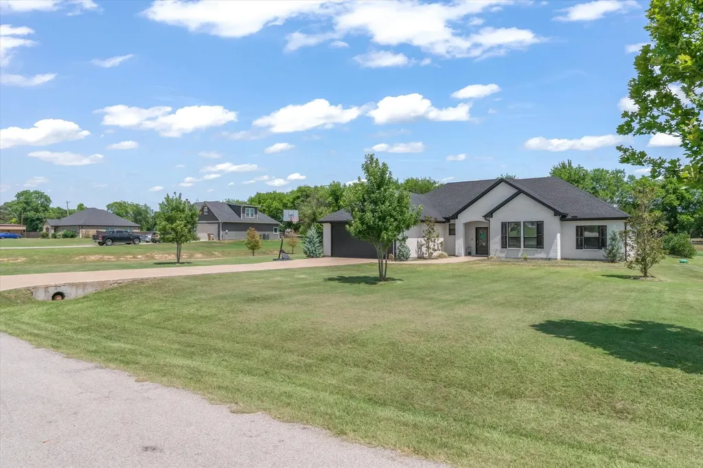 179 Private Road 8641 Canton TX 75103