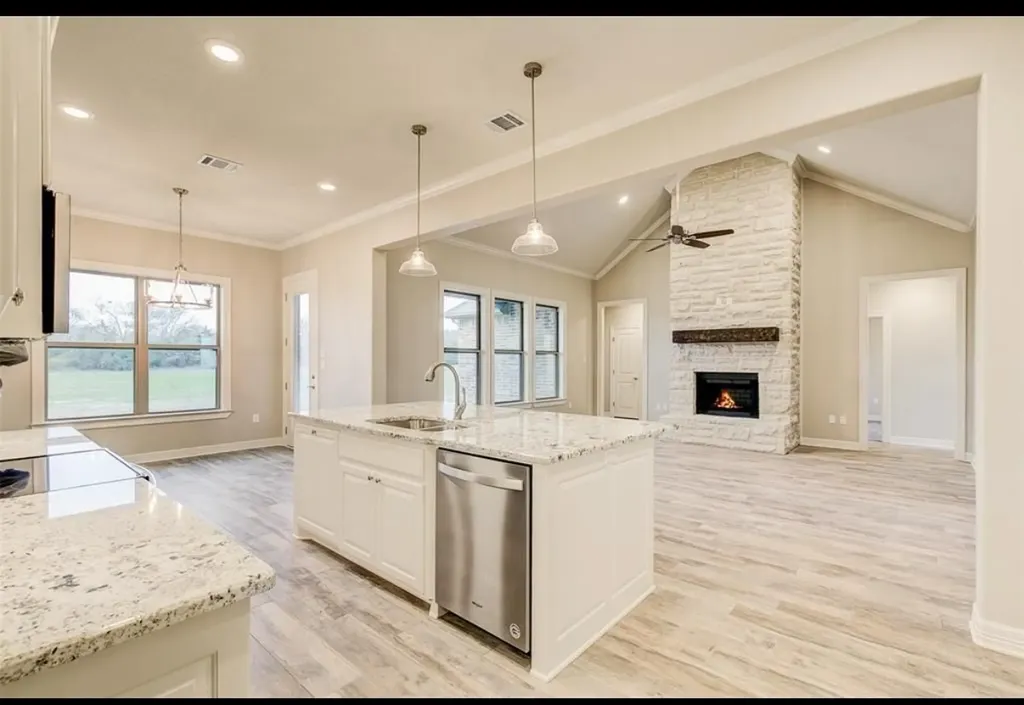 6120 County Road 401 Grandview TX 76050