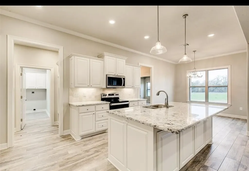 6120 County Road 401 Grandview TX 76050