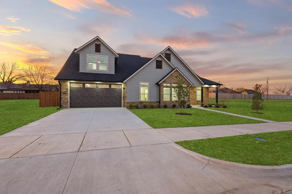 512 Bandera Drive Howe TX 75459