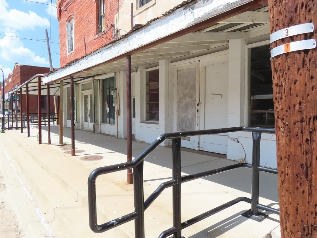 307 N Main Street Kemp TX 75143