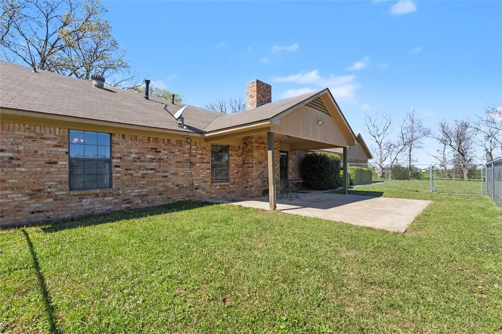 324 Fm 2789 Highway De Kalb TX 75559