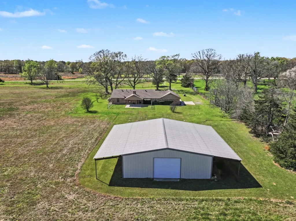 324 Fm 2789 Highway De Kalb TX 75559
