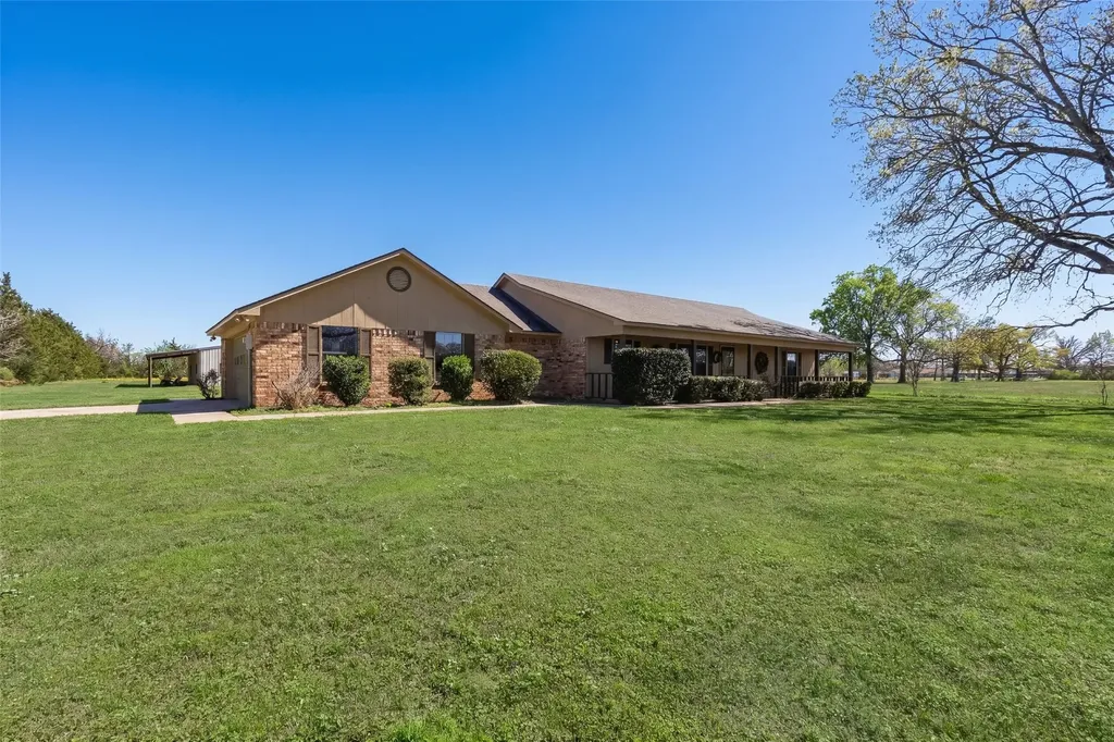 324 Fm 2789 Highway De Kalb TX 75559