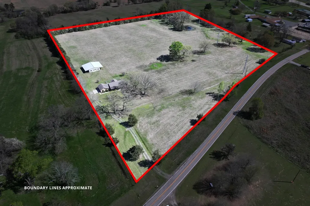 324 Fm 2789 Highway De Kalb TX 75559