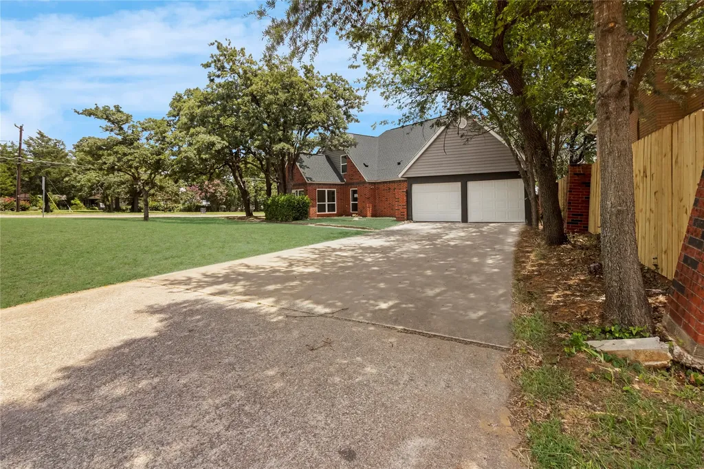 6112 W Poly Webb Road Arlington TX 76016
