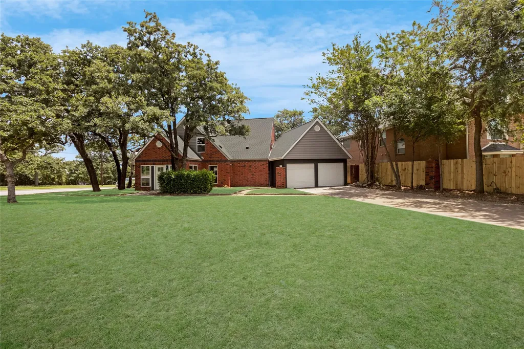 6112 W Poly Webb Road Arlington TX 76016